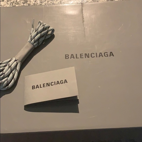 **SOLD**Balenciaga triple s gel - Picture 8 of 8